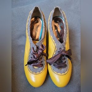 Poetic Licence London vintage pumps